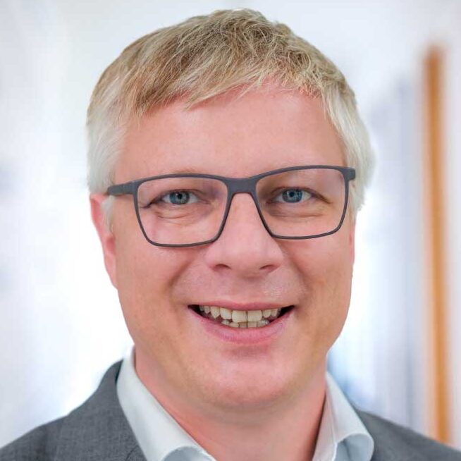 Dr. Christian Temath